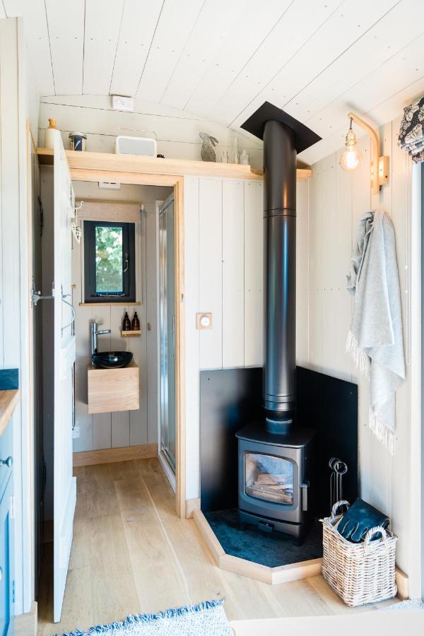 Boutique Cornish Shepherd'S Hut With Hot Tub Launceston Exterior foto