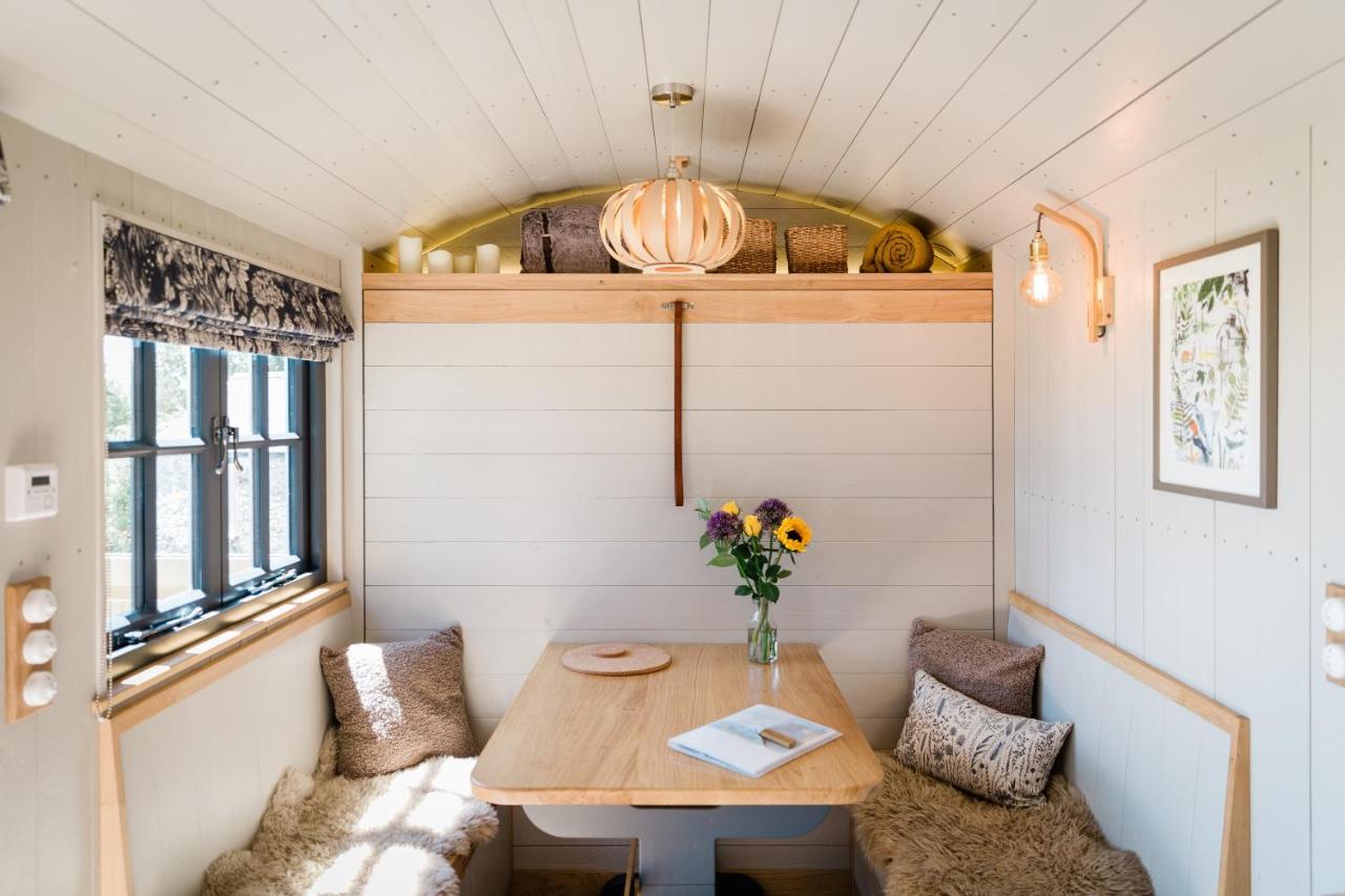 Boutique Cornish Shepherd'S Hut With Hot Tub Launceston Exterior foto